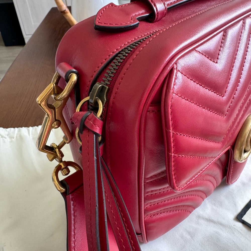 Gucci Red Crossbody Bag with Chevron Quilting - Picture 5 of 16